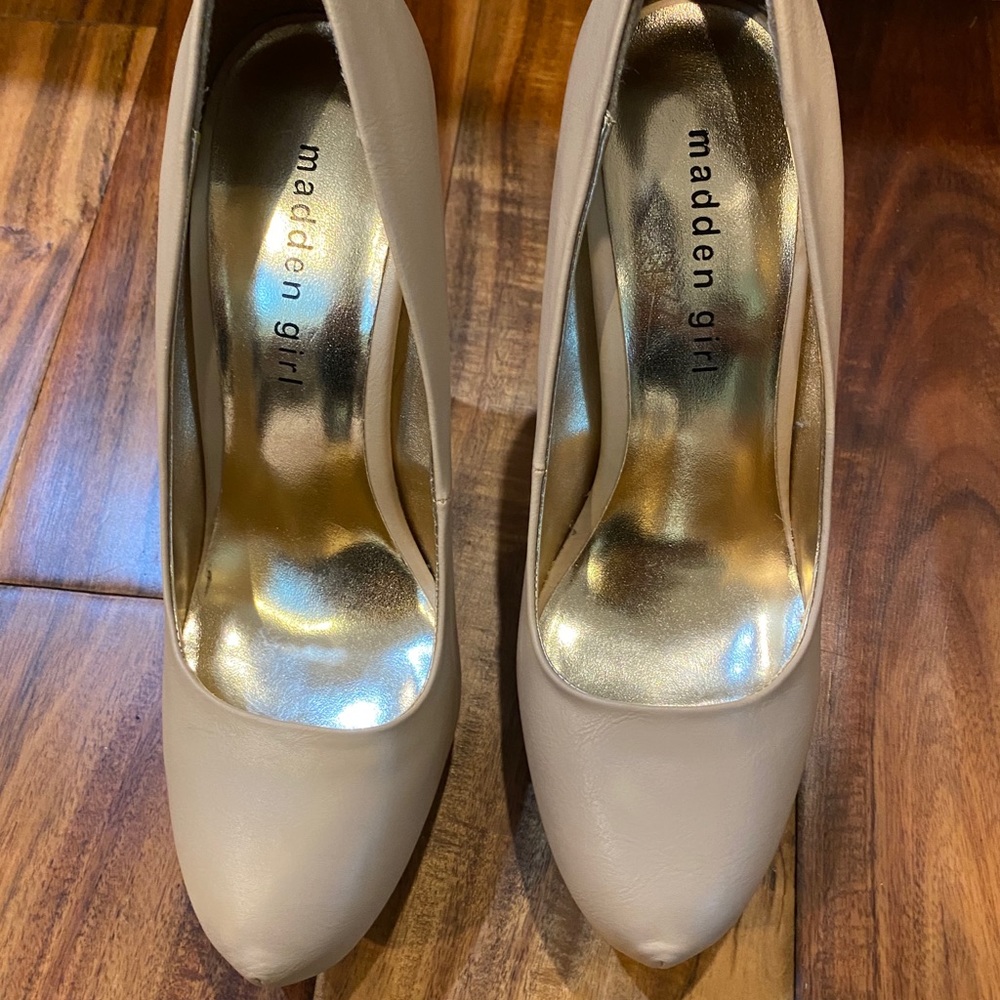 Steve Madden pumps